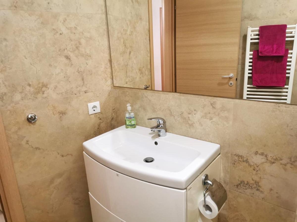 Contemporary Central Apartment In Cluj Napoca Екстер'єр фото